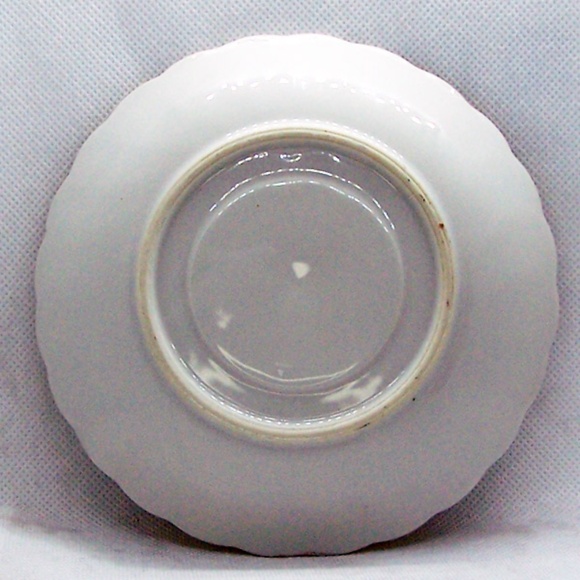 VTG Japanese teacup and saucer set, with a Forget-Me-Not floral pattern and gold - Picture 8 of 11